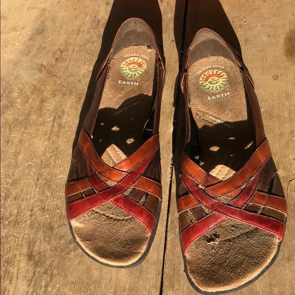 Earth Spirit leather sandals size 7.5